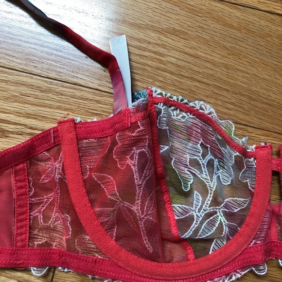 NWT Gorgeous Calvin Klein Floral Unlined Bra (Size: 32DD) - Picture 8 of 10
